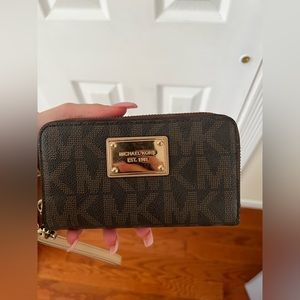 Authentic Michael Kors wallet/ wristlet